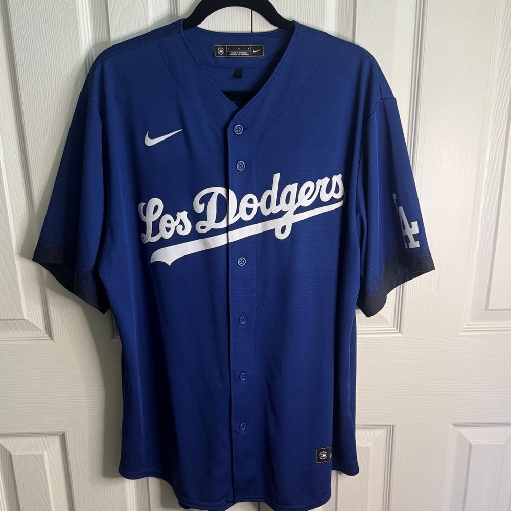Men’s Nike Los Angeles Dodgers Mookie Betts #50 Authentic Jersey – Size L